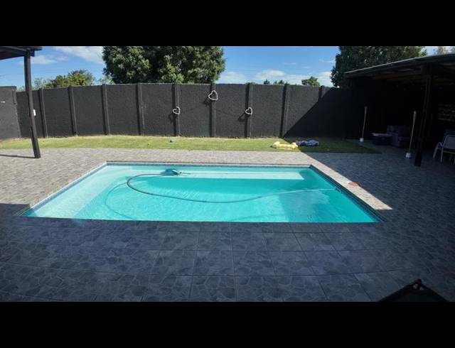 3 BEDROOM HOUSE FOR SALE IN GEORGE SOUTH